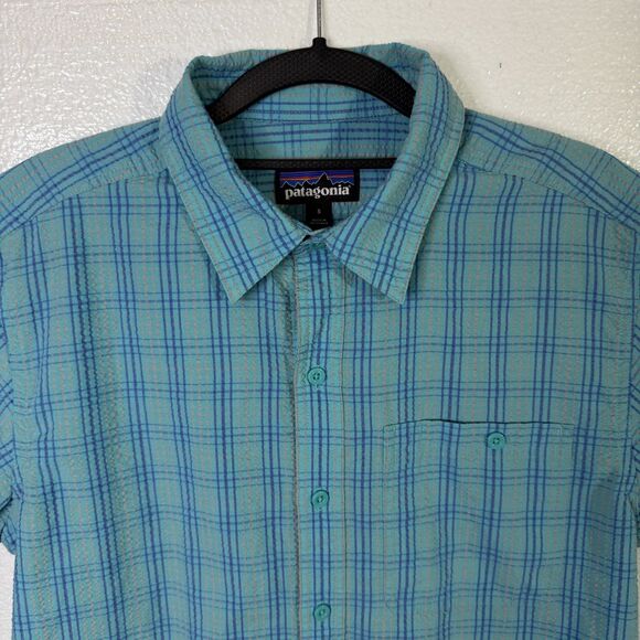 Patagonia Puckerware Button Up Shirt Mens Small Blue Plaid Seersucker - Picture 2 of 10